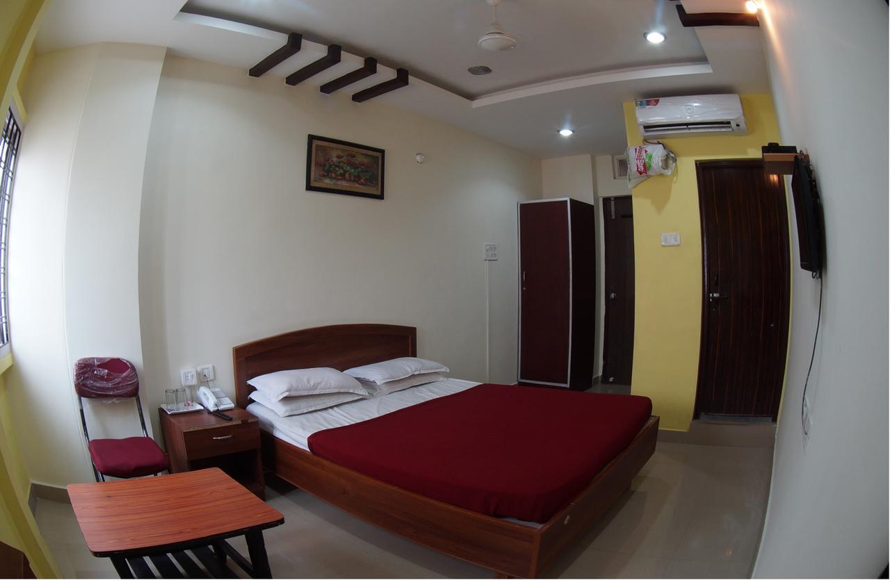 โอโย 74392 โฮเทล มหิศ เรซิเดนซี Hotel ไฮเดอราบัด ภายนอก รูปภาพ