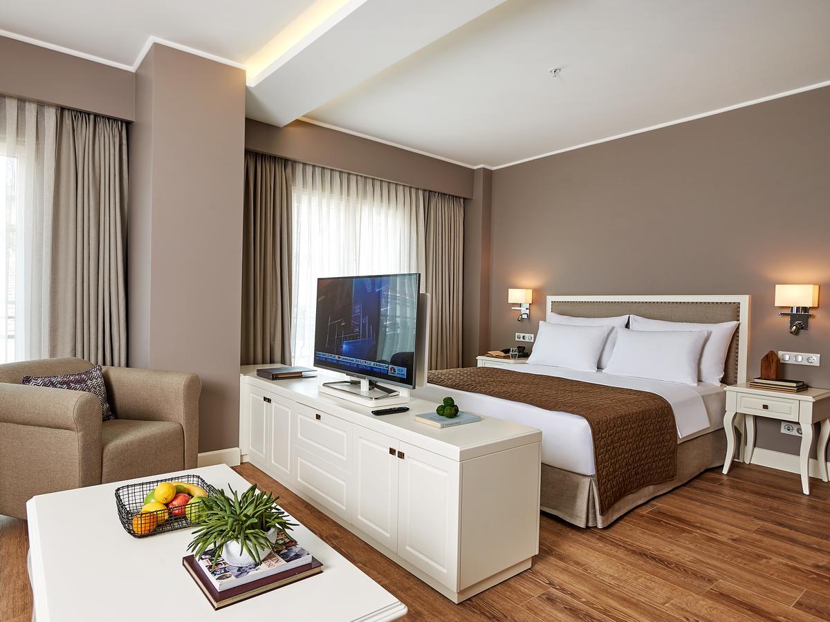 โอโย 74392 โฮเทล มหิศ เรซิเดนซี Hotel ไฮเดอราบัด ภายนอก รูปภาพ
